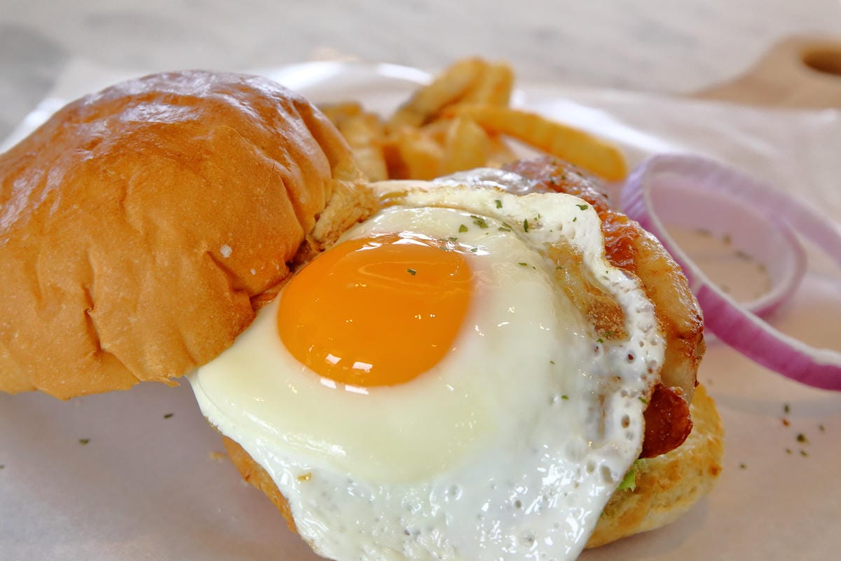 【食。平鎮】HoneyWood Cafe～IG新熱門打卡景點出爐！非拍不可！夢幻玫瑰花牆讓你拍個夠！