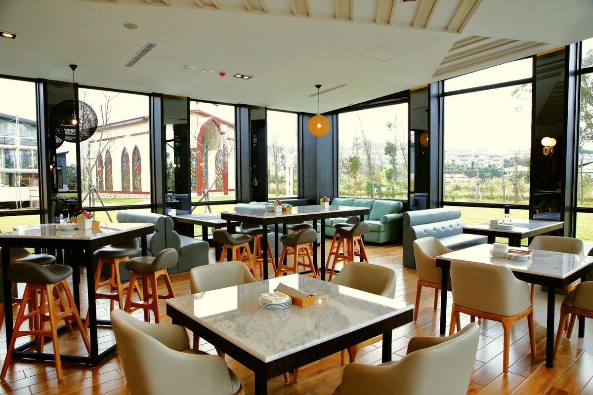 【食。平鎮】HoneyWood Cafe～IG新熱門打卡景點出爐！非拍不可！夢幻玫瑰花牆讓你拍個夠！