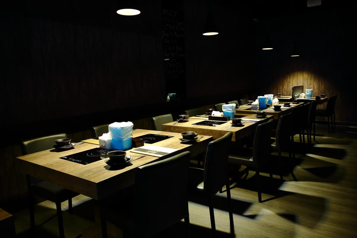 【食。內湖】金鍋盃二館～內湖火鍋。霸氣火鍋果然名不虛傳！大胃王海陸火鍋霸氣登場，菜吃不夠可以加，就是不怕客人吃，只怕肚子塞不下！