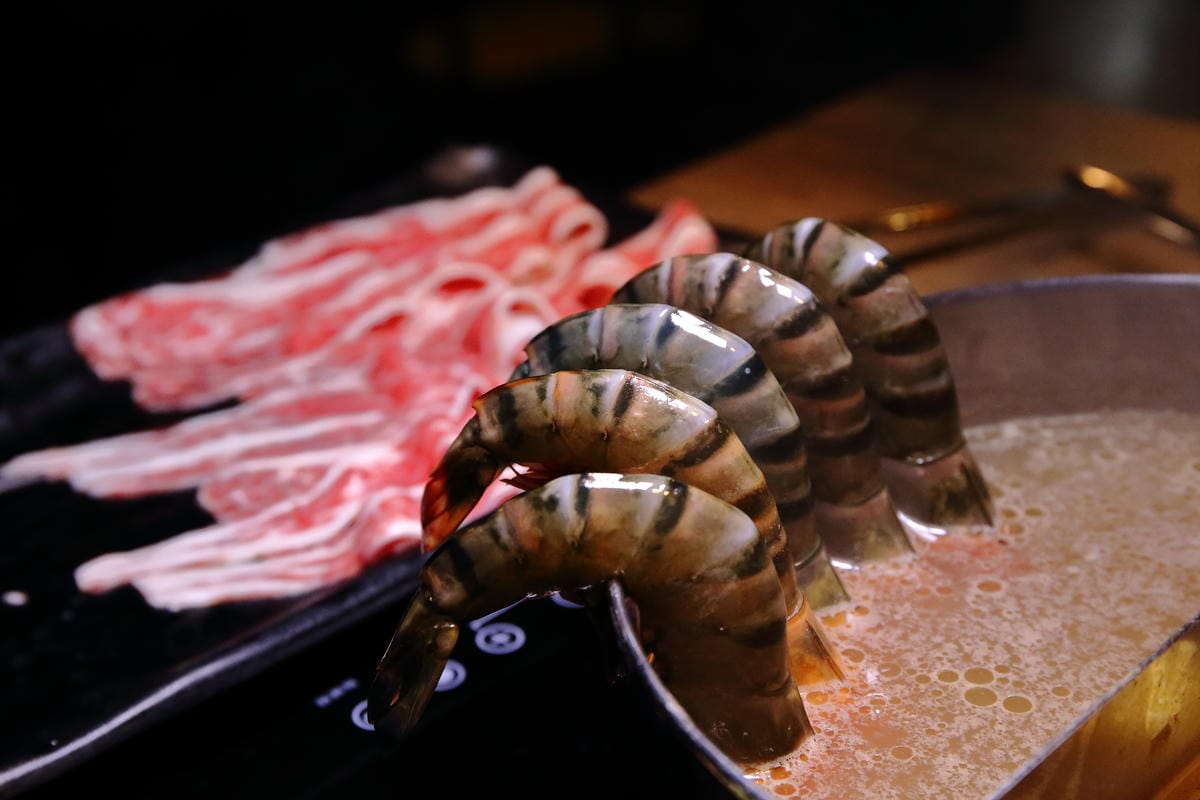 【食。內湖】金鍋盃二館～內湖火鍋。霸氣火鍋果然名不虛傳！大胃王海陸火鍋霸氣登場，菜吃不夠可以加，就是不怕客人吃，只怕肚子塞不下！