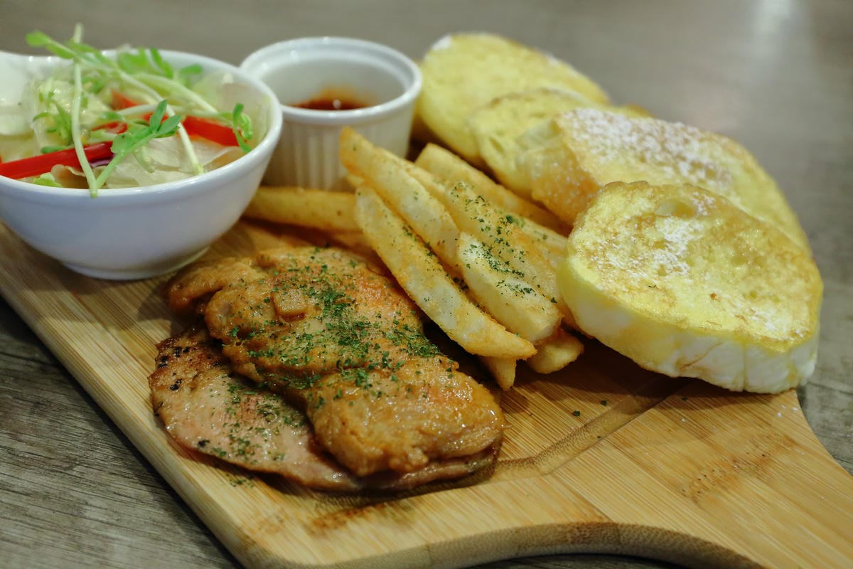 【食。土城】Coffee Plus 咖啡家～餐點多樣全天供應早午餐，份量豪邁高CP值，就是要讓你吃飽飽飽…