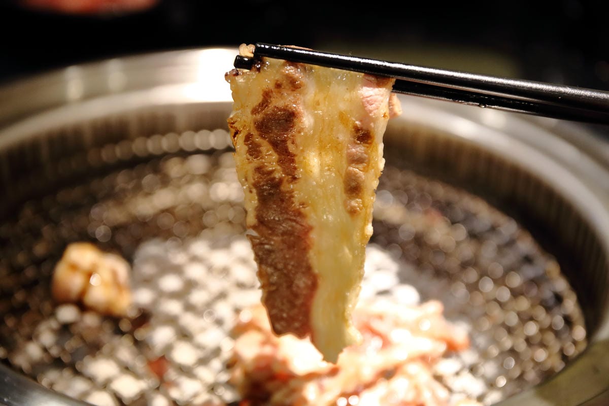 【食。萬華】瓦崎燒烤火鍋～霸氣！燒烤、火鍋、啤酒全包吃到飽，老闆不怕你吃，就怕你吃不下！