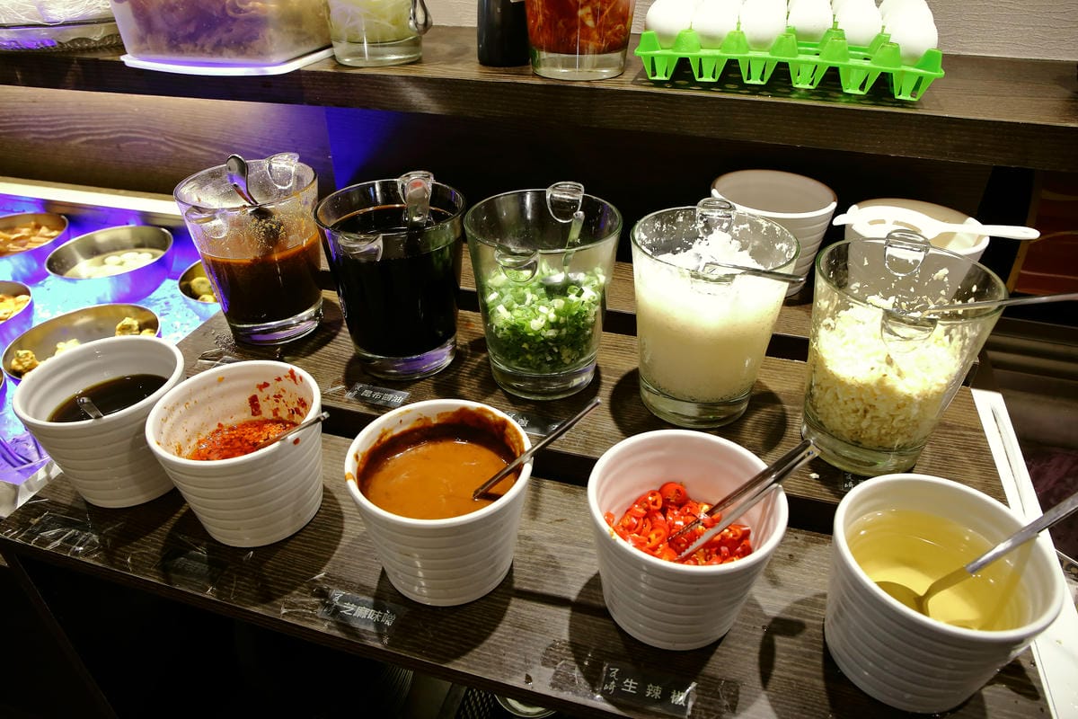 【食。萬華】瓦崎燒烤火鍋～霸氣！燒烤、火鍋、啤酒全包吃到飽，老闆不怕你吃，就怕你吃不下！