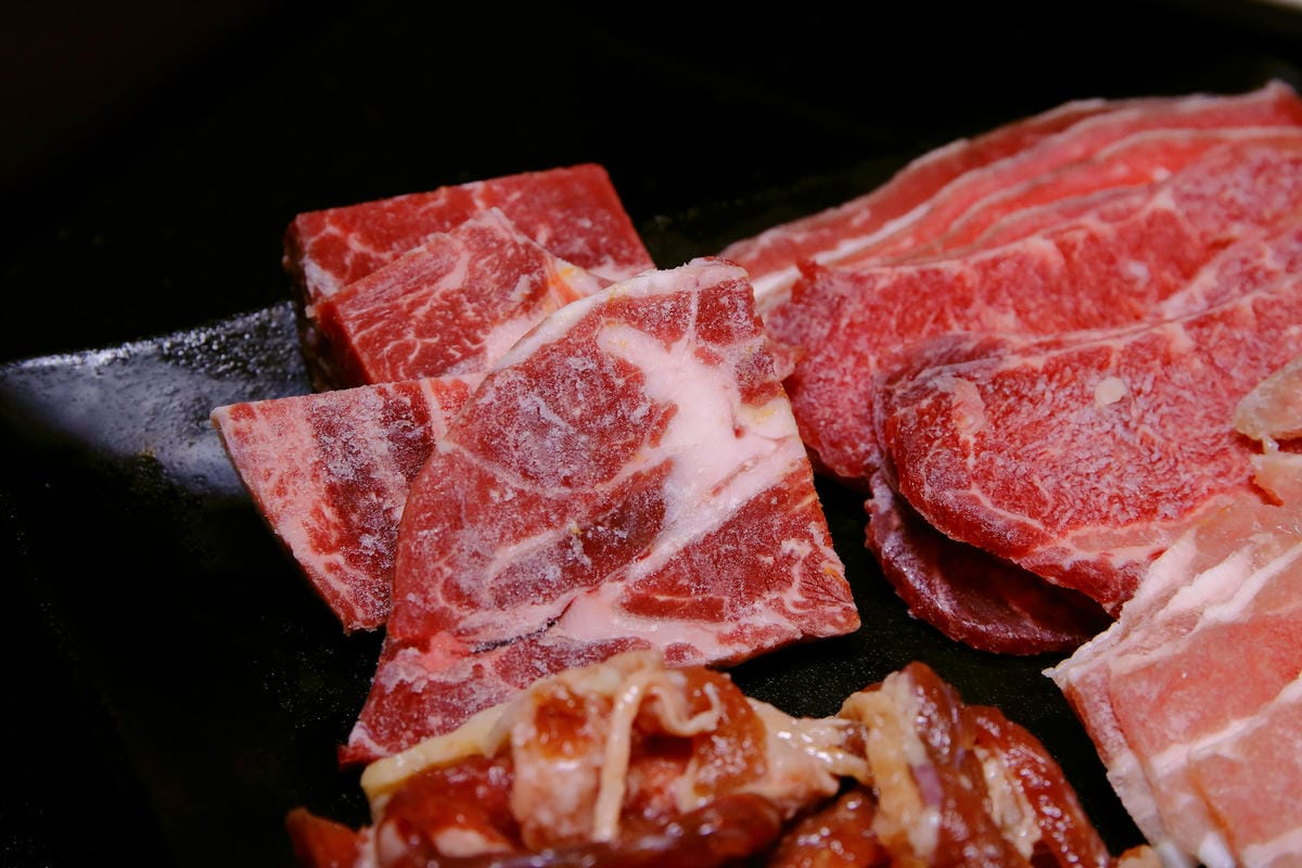 【食。萬華】瓦崎燒烤火鍋～霸氣！燒烤、火鍋、啤酒全包吃到飽，老闆不怕你吃，就怕你吃不下！