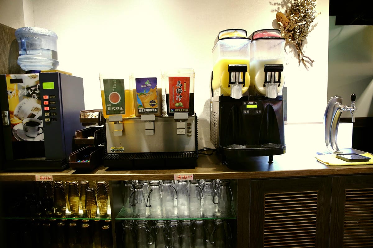 【食。萬華】瓦崎燒烤火鍋～霸氣！燒烤、火鍋、啤酒全包吃到飽，老闆不怕你吃，就怕你吃不下！