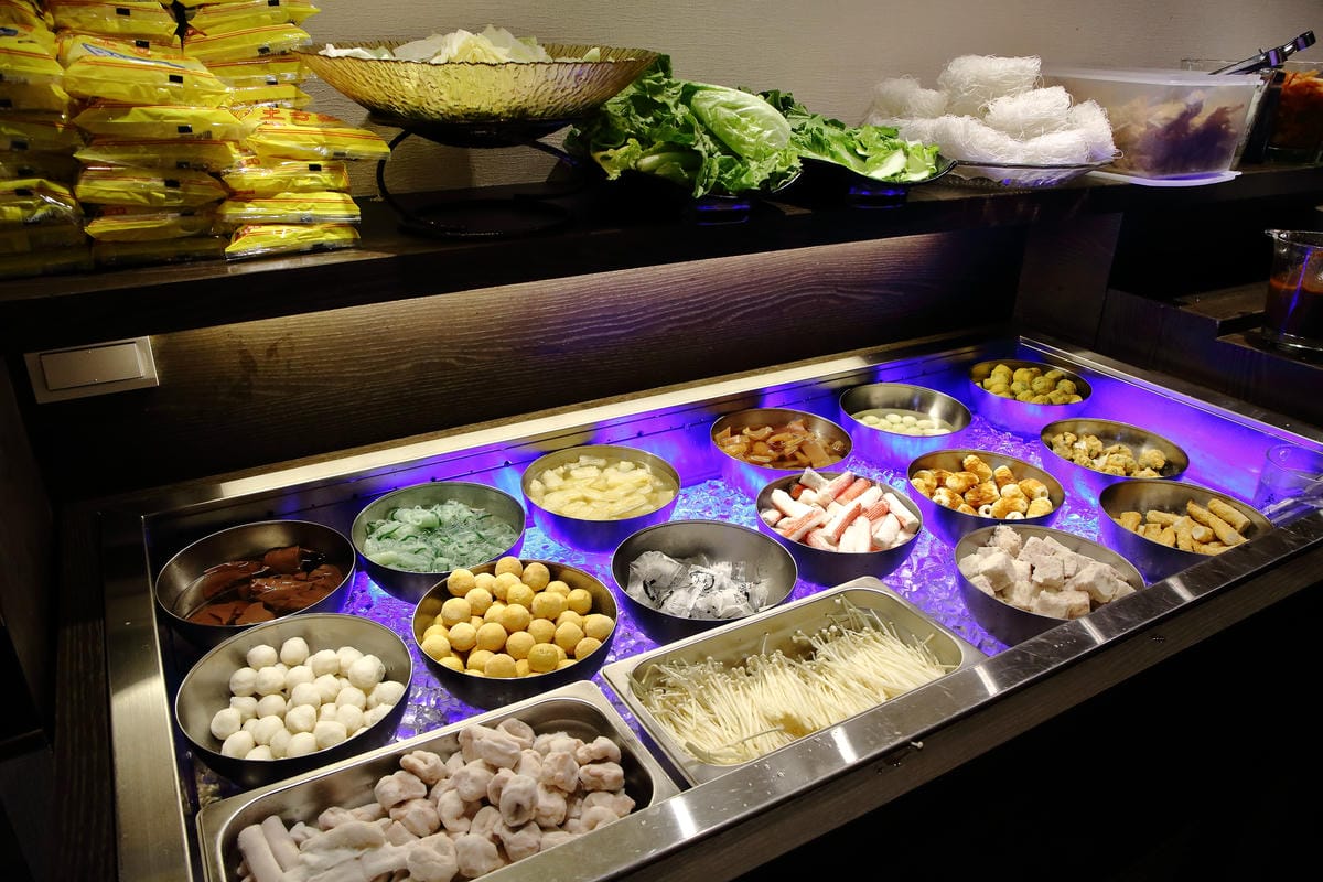 【食。萬華】瓦崎燒烤火鍋～霸氣！燒烤、火鍋、啤酒全包吃到飽，老闆不怕你吃，就怕你吃不下！