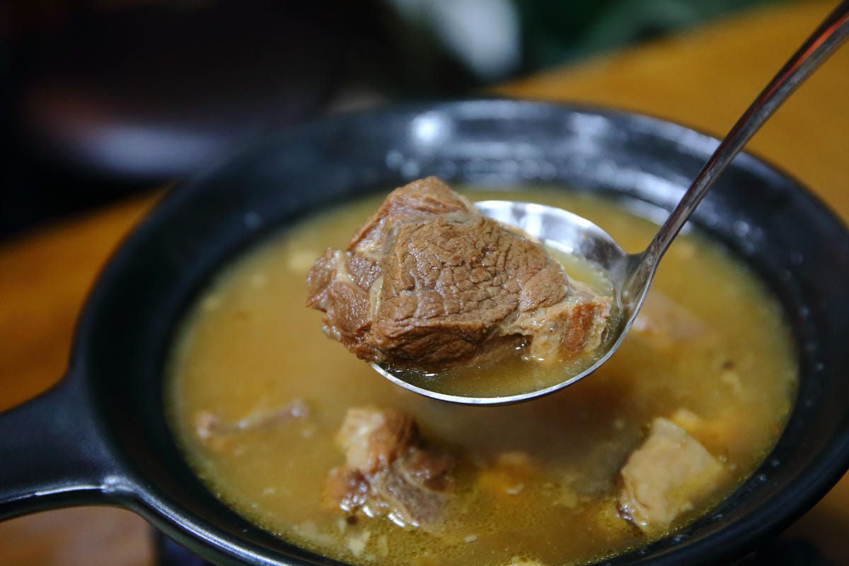 【食。板橋】羔羊小鍋～一碗小羊肉，香純的濃郁紅燒羊肉湯，真的很「不一羊」(已歇業)