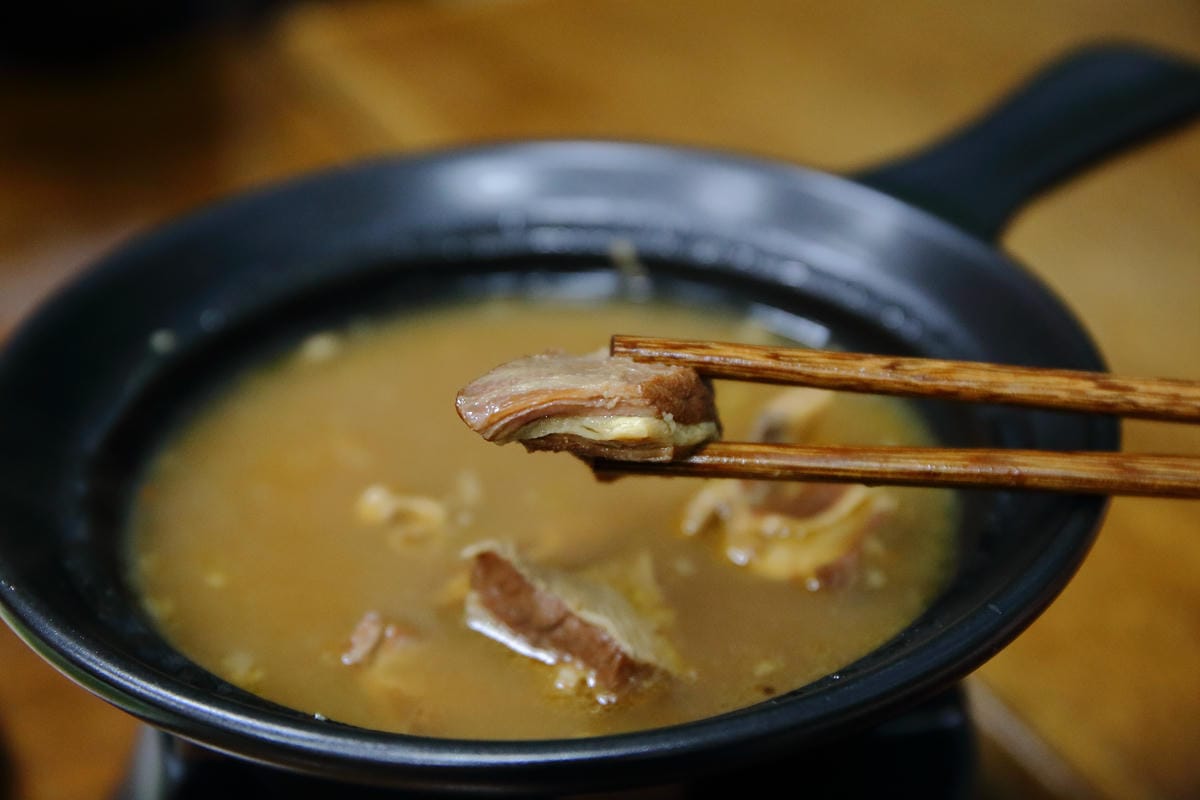 【食。板橋】羔羊小鍋～一碗小羊肉，香純的濃郁紅燒羊肉湯，真的很「不一羊」(已歇業)