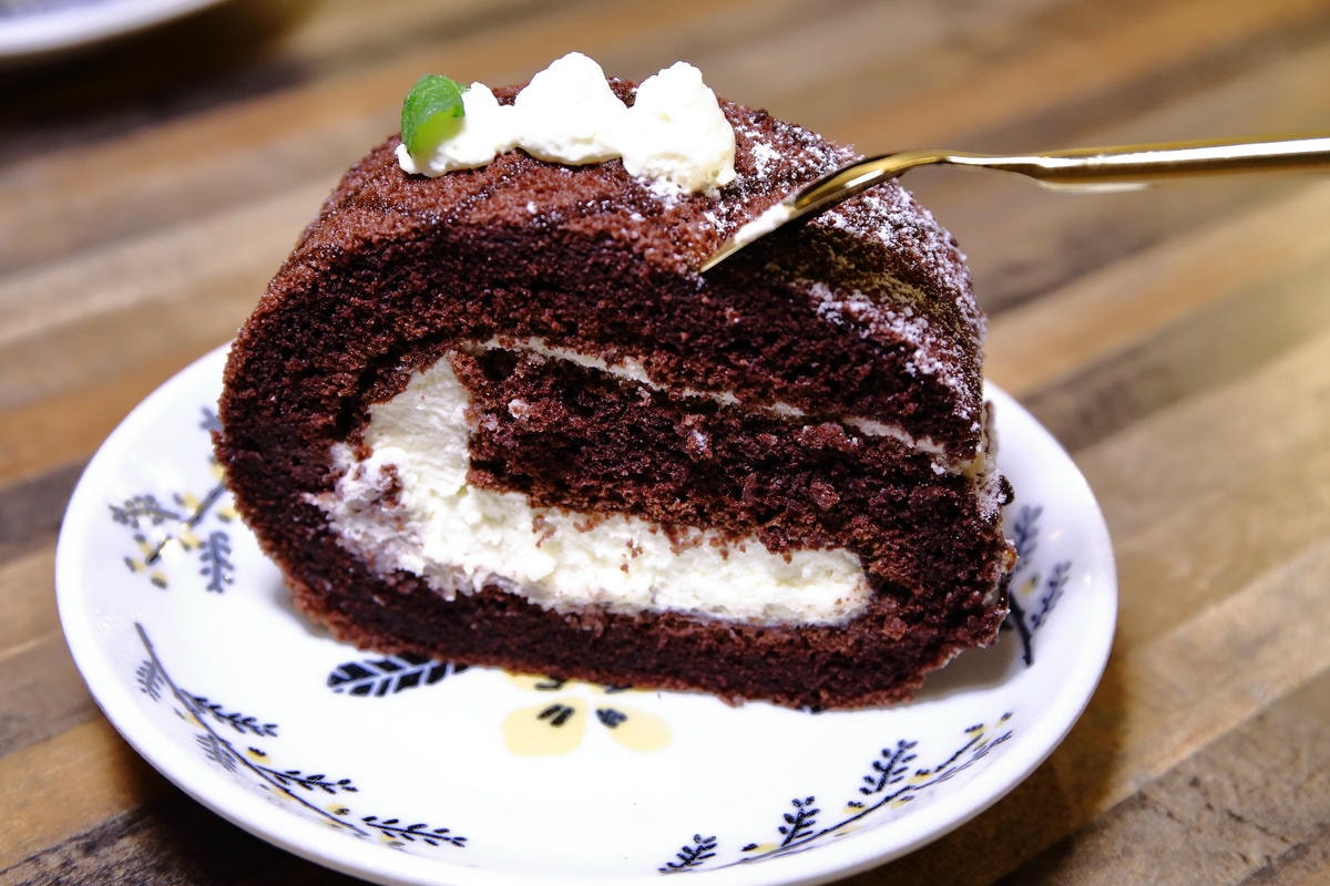 【食。台北】光扉5號烏雲特色甜點店。Ig打卡新熱點,療癒系手作人氣甜點。窗內一片烏雲快要下雨了…?