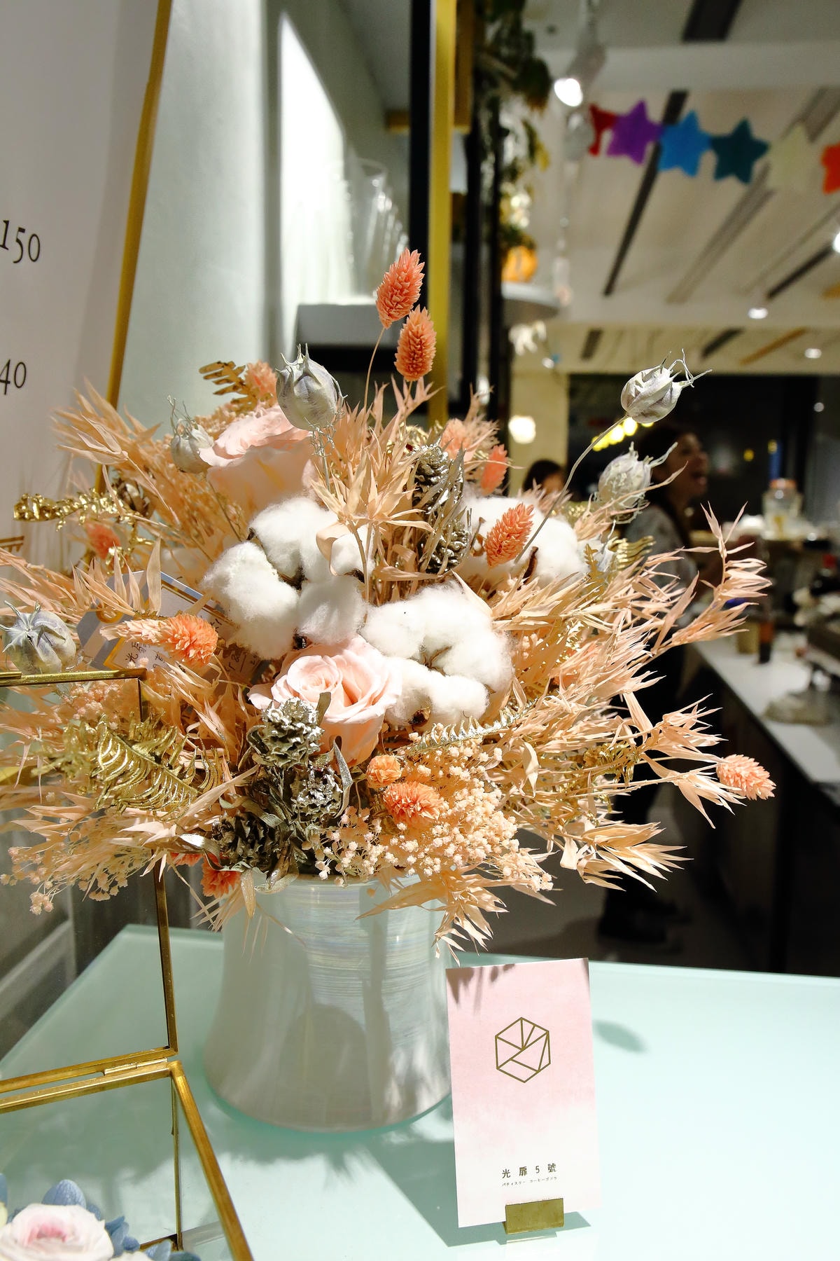 【食。台北】光扉5號烏雲特色甜點店。Ig打卡新熱點,療癒系手作人氣甜點。窗內一片烏雲快要下雨了…?