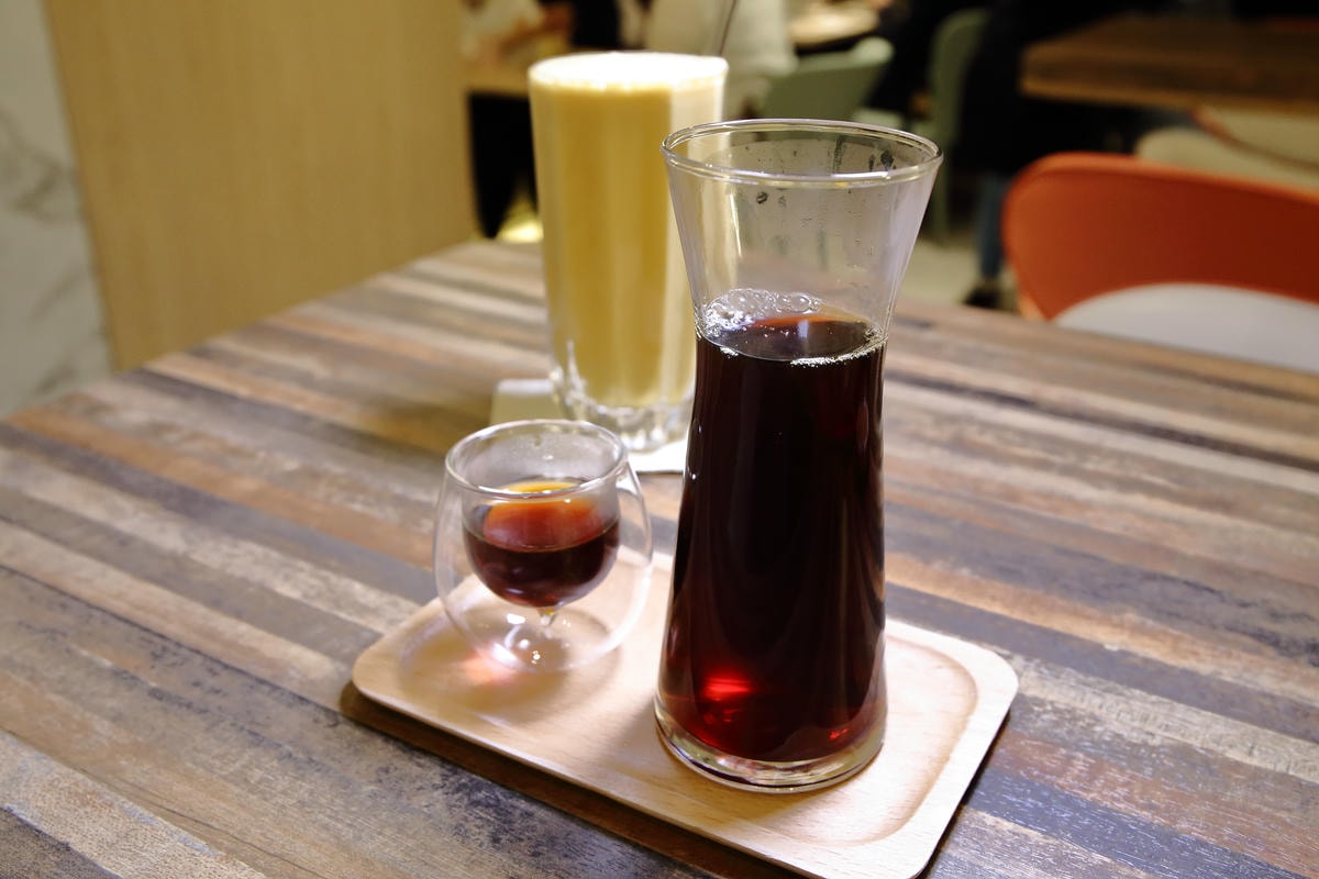 【食。台北】光扉5號烏雲特色甜點店。Ig打卡新熱點,療癒系手作人氣甜點。窗內一片烏雲快要下雨了…?