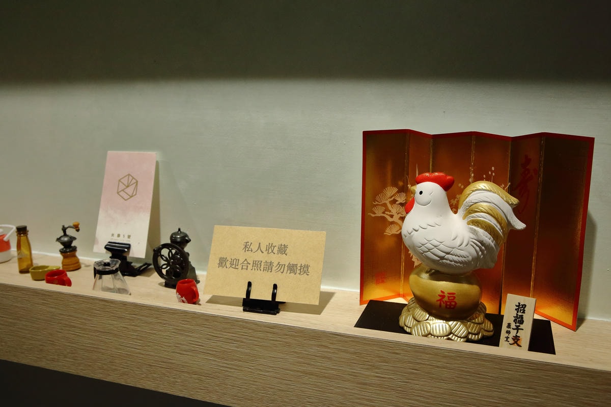 【食。台北】光扉5號烏雲特色甜點店。Ig打卡新熱點,療癒系手作人氣甜點。窗內一片烏雲快要下雨了…?