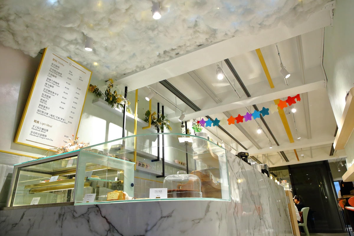 【食。台北】光扉5號烏雲特色甜點店。Ig打卡新熱點,療癒系手作人氣甜點。窗內一片烏雲快要下雨了…?