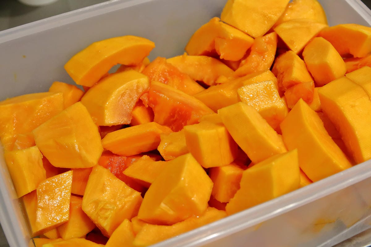 【食。桃園】佳佳牛乳大王～桃園最新美食廣場「筷食尚」最好喝滴加啦！香濃到凍未條的木瓜牛奶來拉！(已歇業)