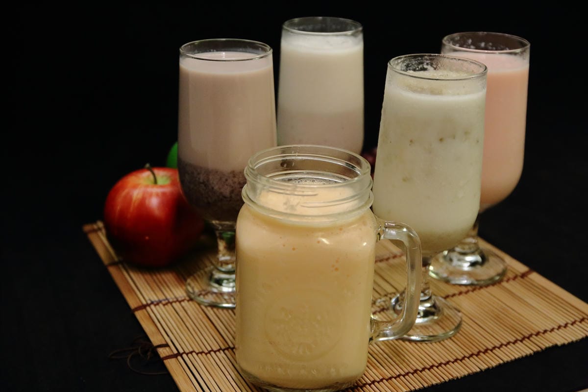 【食。桃園】佳佳牛乳大王～桃園最新美食廣場「筷食尚」最好喝滴加啦！香濃到凍未條的木瓜牛奶來拉！(已歇業)