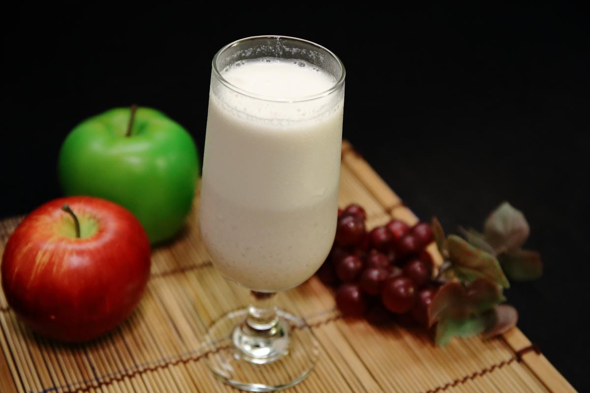 【食。桃園】佳佳牛乳大王～桃園最新美食廣場「筷食尚」最好喝滴加啦！香濃到凍未條的木瓜牛奶來拉！(已歇業)