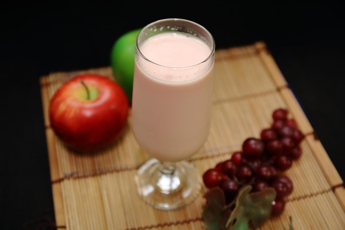 【食。桃園】佳佳牛乳大王～桃園最新美食廣場「筷食尚」最好喝滴加啦！香濃到凍未條的木瓜牛奶來拉！(已歇業)