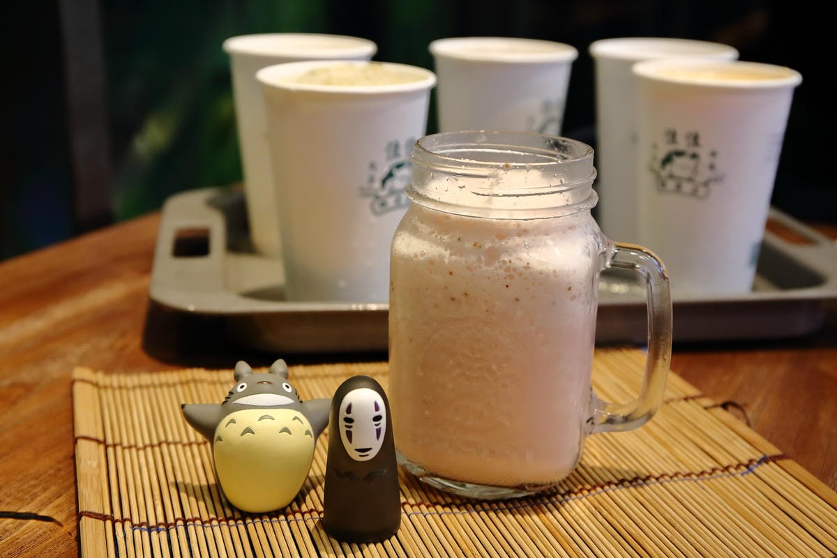 【食。桃園】佳佳牛乳大王～桃園最新美食廣場「筷食尚」最好喝滴加啦！香濃到凍未條的木瓜牛奶來拉！(已歇業)