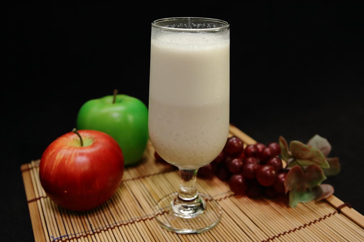 【食。桃園】佳佳牛乳大王～桃園最新美食廣場「筷食尚」最好喝滴加啦！香濃到凍未條的木瓜牛奶來拉！(已歇業)