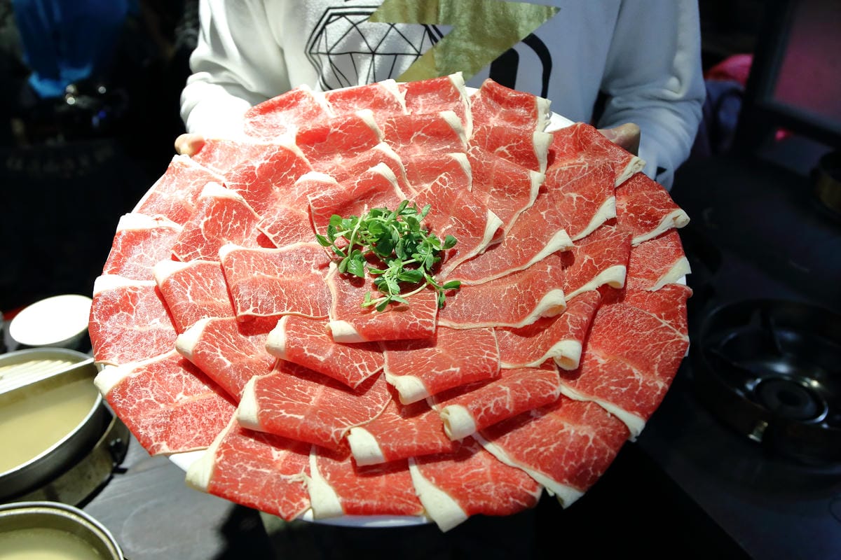 【食。蘆洲】川之流火烤兩吃～火鍋？燒烤？一鍋兩吃，火鍋烤肉一次滿足，個人鍋新吃法！