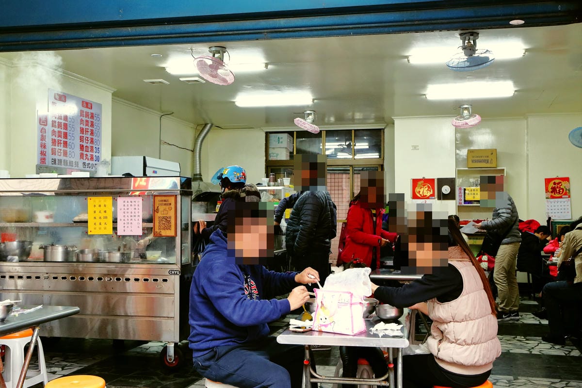 【食。八德】50巷麵店～三十年煮一碗麵，真材實料讓人心動又感動的古早味什錦麵，激推！俗夠大碗！！