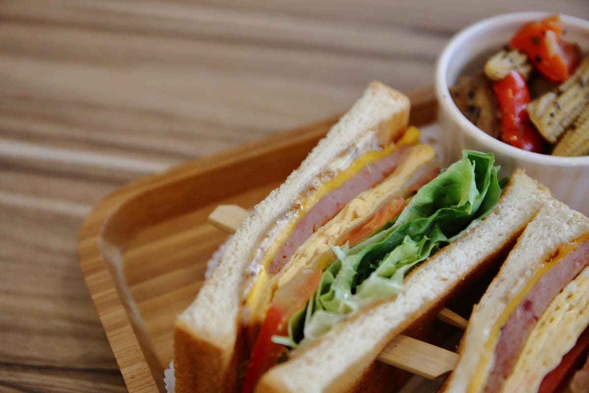 【食。永和】一起吃早午餐。甜點。炊飯～新開幕！小清新自然風格早午餐，IG打卡拍照熱點，會呼吸的牆！