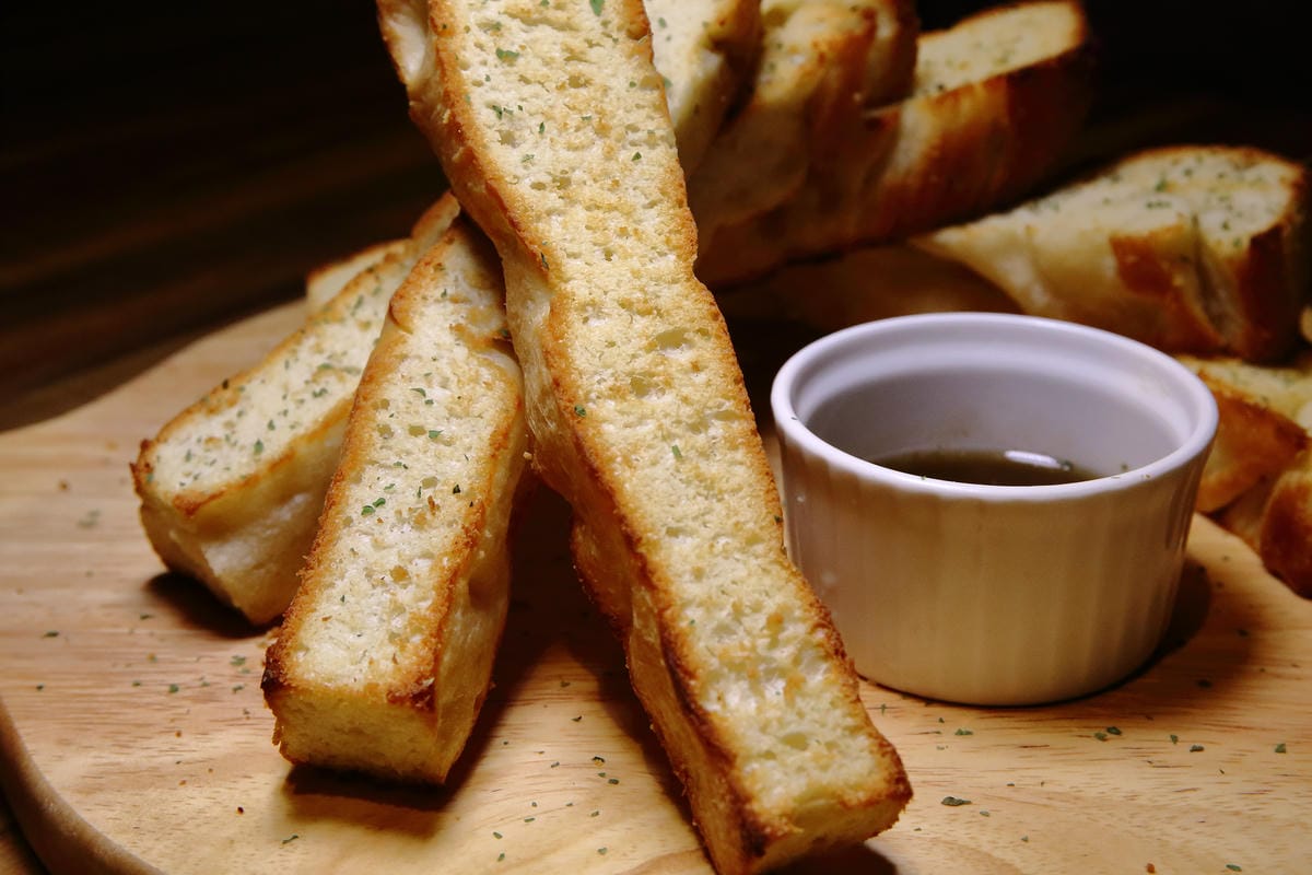 【食。三重】DUKE’S PIZZA頂級義式薄皮披薩～台北橋站美食。披薩控必看！美味披薩這裡吃！正宗義式薄皮披薩百元起口味超多