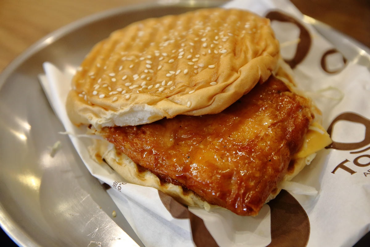 【食。萬華】AP 203 Bar 熱壓三明治廚房上班族小確幸,酥香迷人的熱壓三明治,平價又好吃!