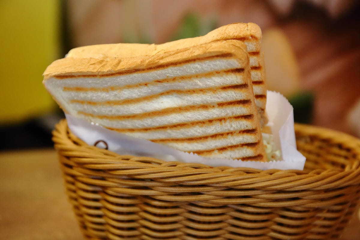 【食。萬華】AP 203 Bar 熱壓三明治廚房～上班族小確幸，酥香迷人的熱壓三明治，平價又好吃！　