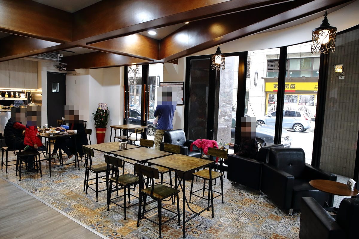 【食。板橋】Mr.Jardeng 找餐先生～「貨櫃餐廳」現身！IG打卡新亮點！早午餐、消夜、排餐、下午茶、甜點，讓你從早到晚吃不停！(已歇業)