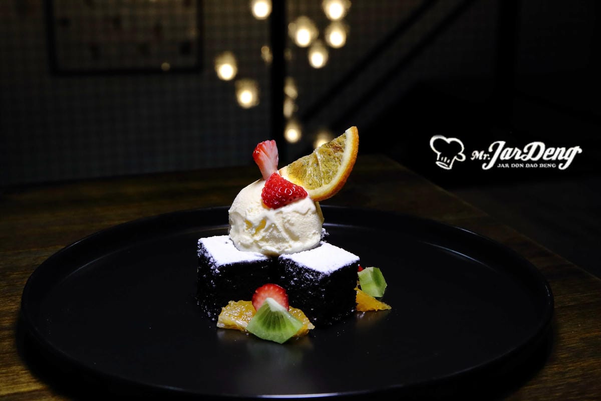 【食。板橋】Mr.Jardeng 找餐先生～「貨櫃餐廳」現身！IG打卡新亮點！早午餐、消夜、排餐、下午茶、甜點，讓你從早到晚吃不停！(已歇業)