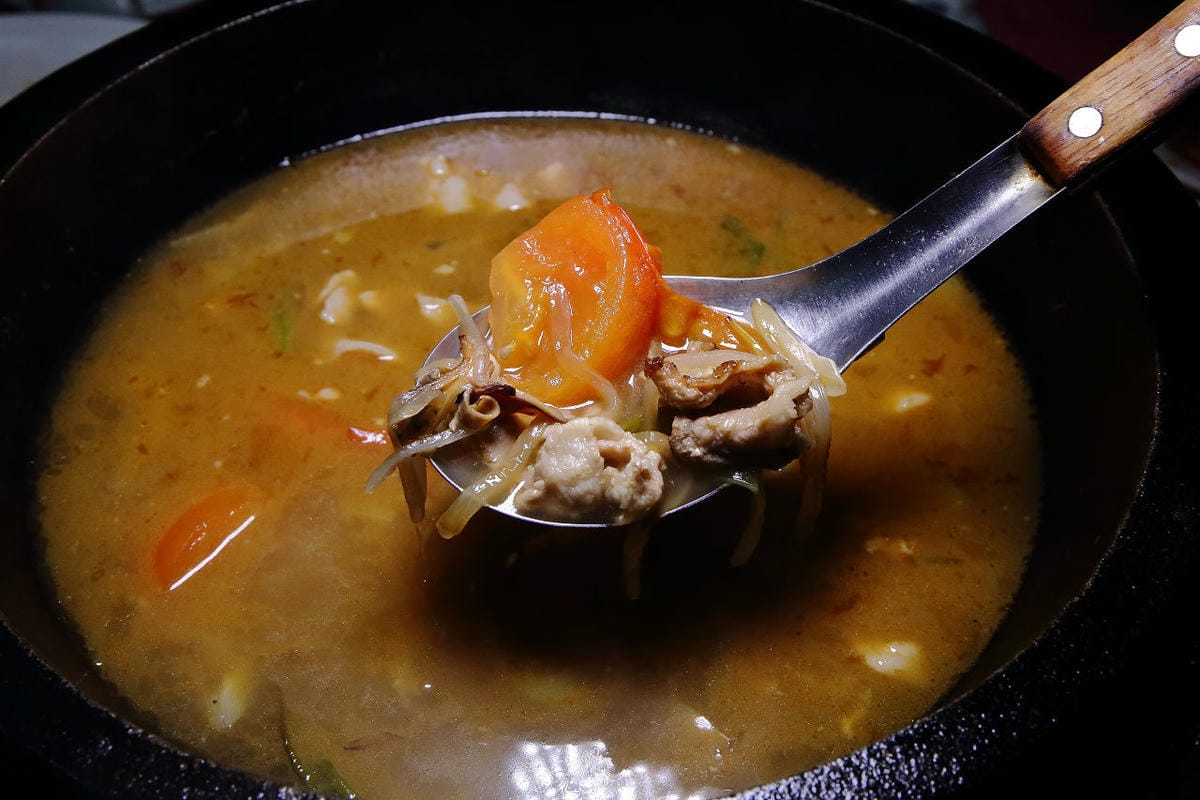 【食。中和】燒惑100生猛活海鮮～中和熱炒。聚餐首選人氣百元熱炒、海鮮、創意菜、團體聚餐，平民價位五星級料理，就是狂！(已歇業)