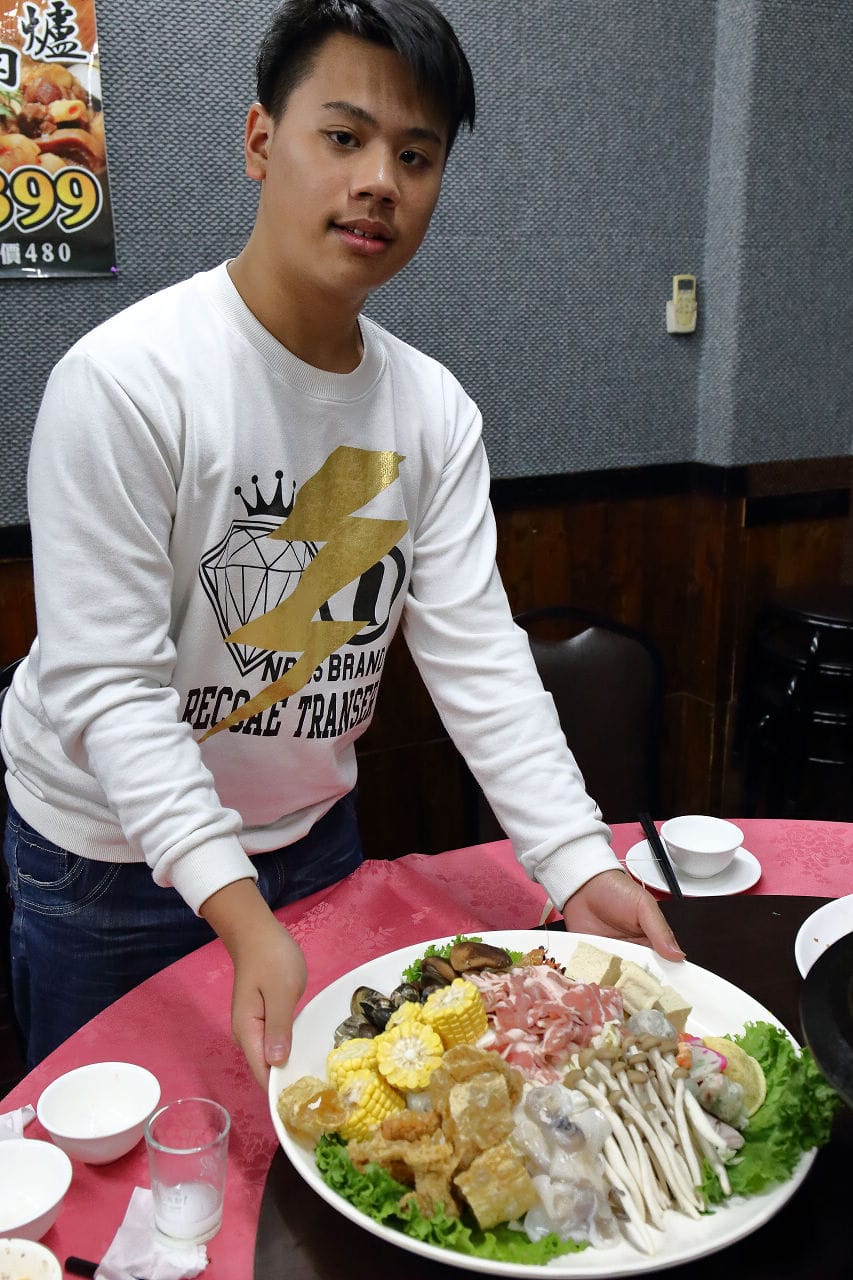 【食。中和】燒惑100生猛活海鮮～中和熱炒。聚餐首選人氣百元熱炒、海鮮、創意菜、團體聚餐，平民價位五星級料理，就是狂！(已歇業)