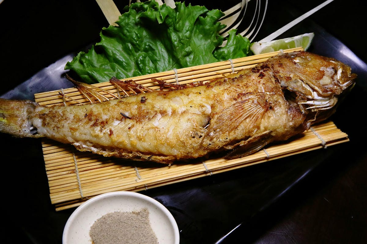 【食。中和】燒惑100生猛活海鮮～中和熱炒。聚餐首選人氣百元熱炒、海鮮、創意菜、團體聚餐，平民價位五星級料理，就是狂！(已歇業)