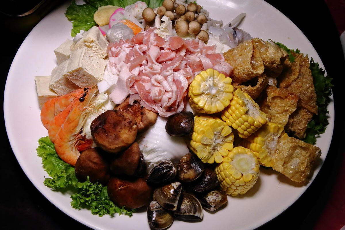 【食。中和】燒惑100生猛活海鮮～中和熱炒。聚餐首選人氣百元熱炒、海鮮、創意菜、團體聚餐，平民價位五星級料理，就是狂！(已歇業)