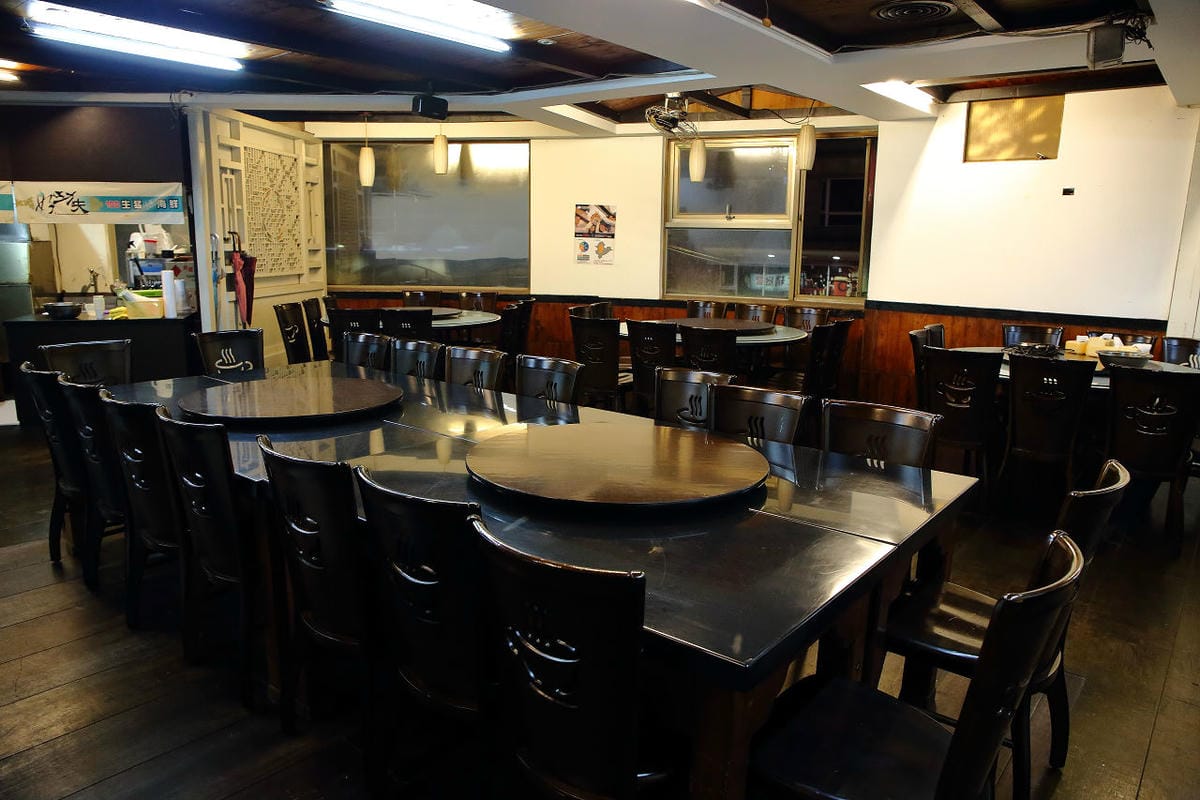 【食。中和】燒惑100生猛活海鮮～中和熱炒。聚餐首選人氣百元熱炒、海鮮、創意菜、團體聚餐，平民價位五星級料理，就是狂！(已歇業)