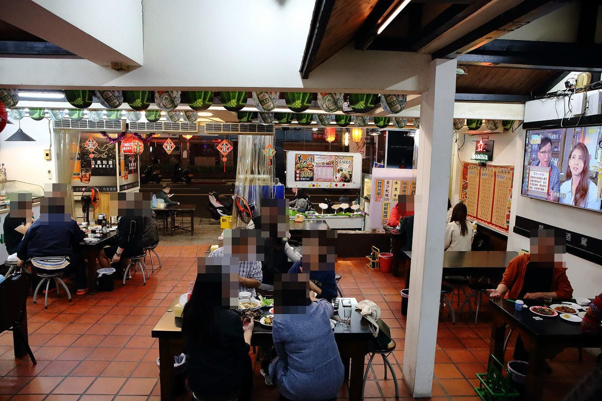 【食。中和】燒惑100生猛活海鮮～中和熱炒。聚餐首選人氣百元熱炒、海鮮、創意菜、團體聚餐，平民價位五星級料理，就是狂！(已歇業)