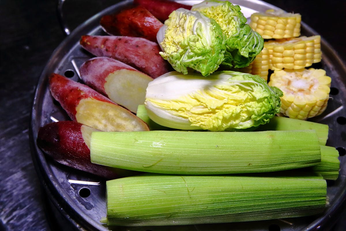 【食。林口】蒸霸王 蒸氣海鮮塔～現撈、呷原味，活海鮮蒸塔鮮甜上桌！