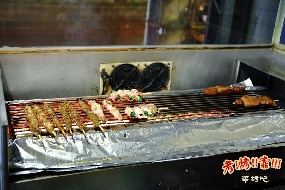 【食。中壢】考烤靠串燒吧～中原商圈新開幕。小資族和學生最愛超平價串燒，獨創口味，高CP銅板美食！(已歇業)