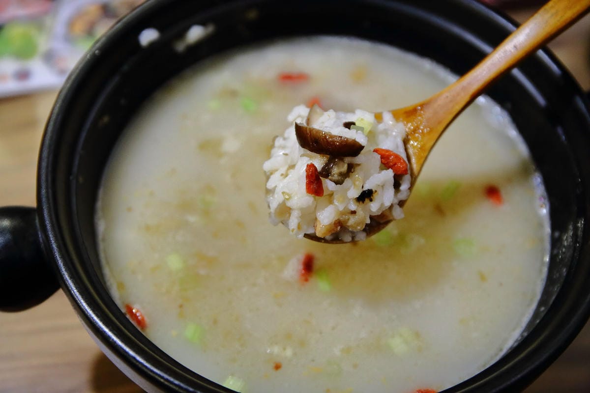 【食。永和】潮味決 創意干鍋‧砂鍋粥‧麵～火鍋也可以吃乾的？不一樣的平價百元小火鍋，1鍋2吃，雙重享受！(已歇業)