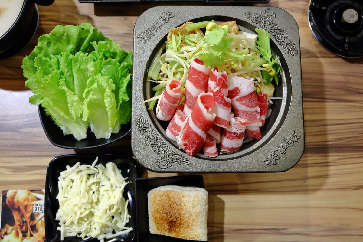 【食。永和】潮味決 創意干鍋‧砂鍋粥‧麵～火鍋也可以吃乾的？不一樣的平價百元小火鍋，1鍋2吃，雙重享受！(已歇業)