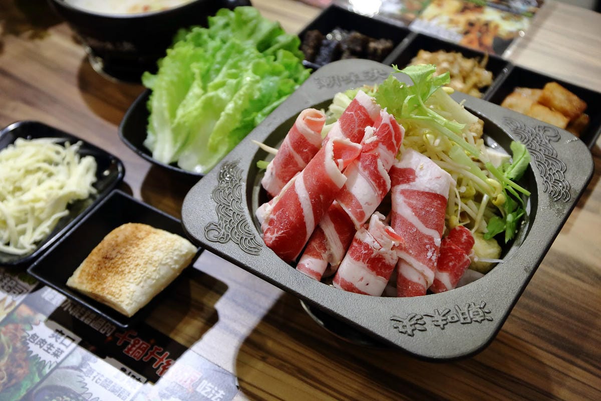 【食。永和】潮味決 創意干鍋‧砂鍋粥‧麵～火鍋也可以吃乾的？不一樣的平價百元小火鍋，1鍋2吃，雙重享受！(已歇業)