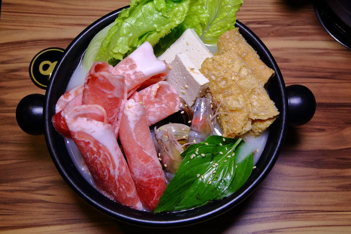 【食。永和】潮味決 創意干鍋‧砂鍋粥‧麵～火鍋也可以吃乾的？不一樣的平價百元小火鍋，1鍋2吃，雙重享受！(已歇業)