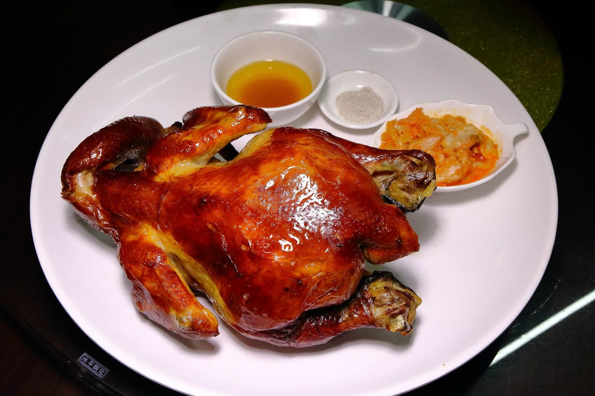 【食。桃園】甕霸王甕仔雞～都市裡驚見會噴汁的甕仔雞！正港放山雞古早味再現！招牌熱炒，道道都是特色！(已歇業)