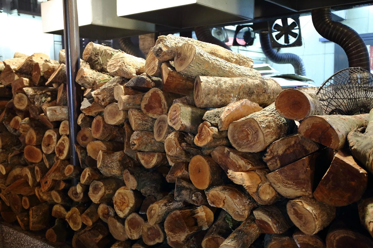 【食。桃園】甕霸王甕仔雞～都市裡驚見會噴汁的甕仔雞！正港放山雞古早味再現！招牌熱炒，道道都是特色！(已歇業)