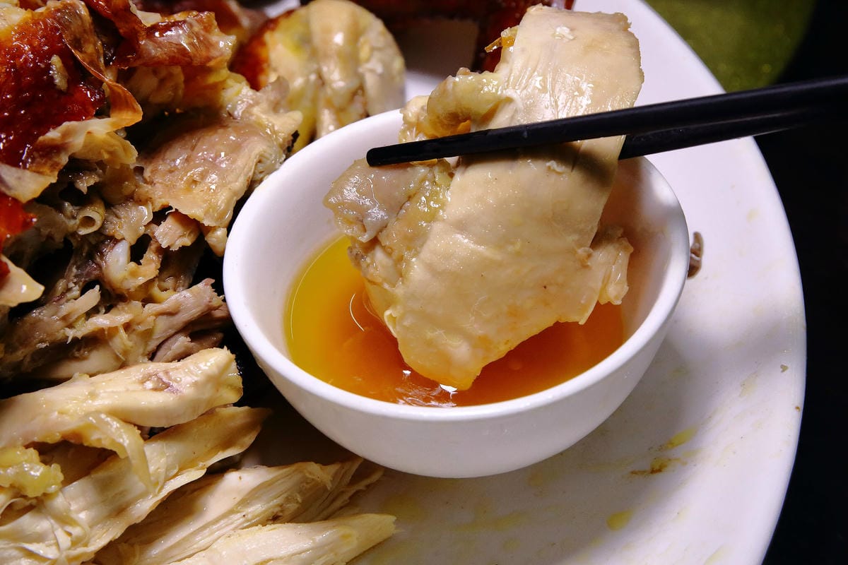 【食。桃園】甕霸王甕仔雞～都市裡驚見會噴汁的甕仔雞！正港放山雞古早味再現！招牌熱炒，道道都是特色！(已歇業)