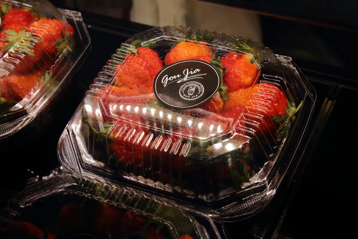 【食。中壢】果家GOU JIA Fruit & Juice～IG超人氣打卡新熱點！粉系少女控別錯過！趁草莓季真正結束前，喝一杯可愛粉嫩的健康果昔，初戀般的酸甜滋味！(已歇業)