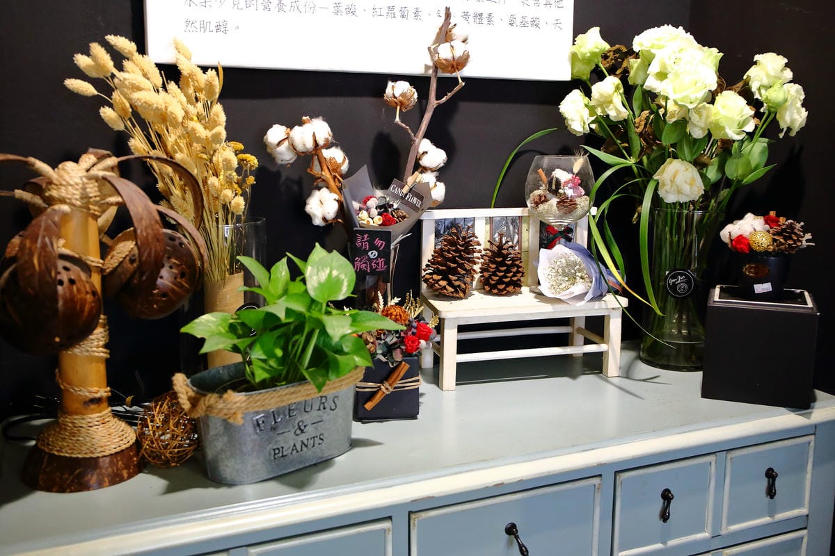 【食。中壢】果家GOU JIA Fruit & Juice～IG超人氣打卡新熱點！粉系少女控別錯過！趁草莓季真正結束前，喝一杯可愛粉嫩的健康果昔，初戀般的酸甜滋味！(已歇業)