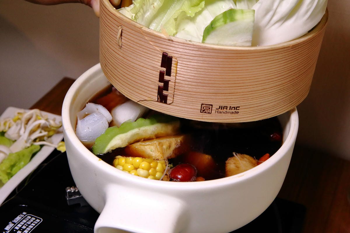 【食。中壢】熱浪島南洋蔬食茶堂～峇里島親子主題餐廳。吃素也可以大滿足！創新吃法南洋風味料理，素食新選擇！