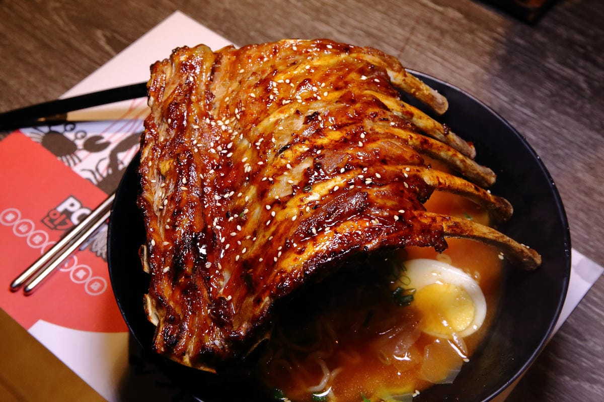 【食。中壢】釜山拉麵～地表最強無敵拉麵！霸氣龍蝦拉麵，94狂！傳說中比臉還大的豬肋排拉麵，每日限量沒吃到你會後悔…(已歇業)